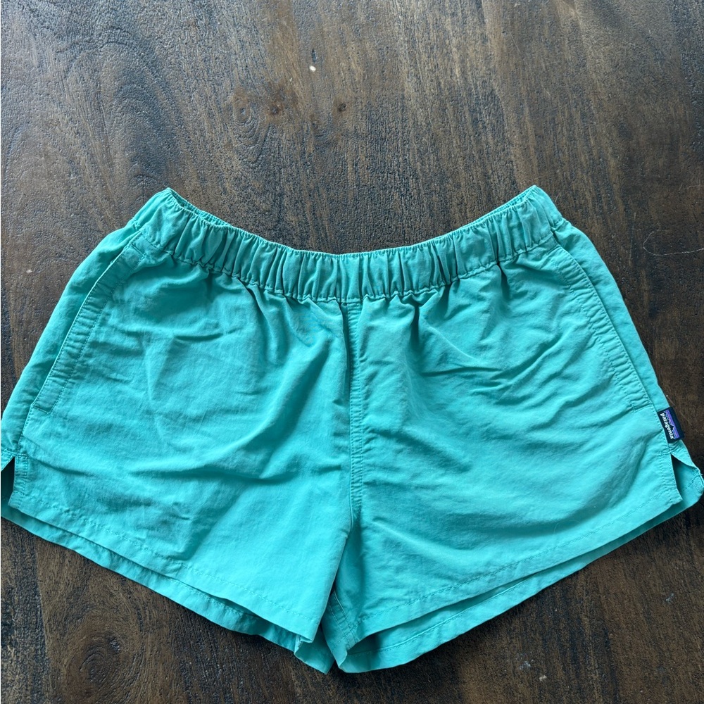 Patagonia women's shorts - size small - turquoise green - great condition